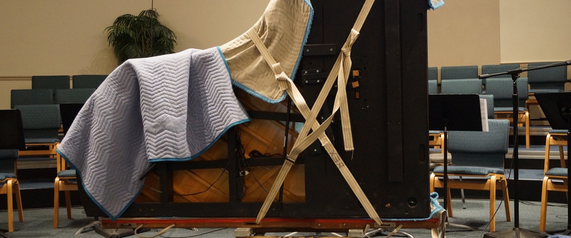 The Art of Moving Pianos: Tips and Tricks from Piano Movers